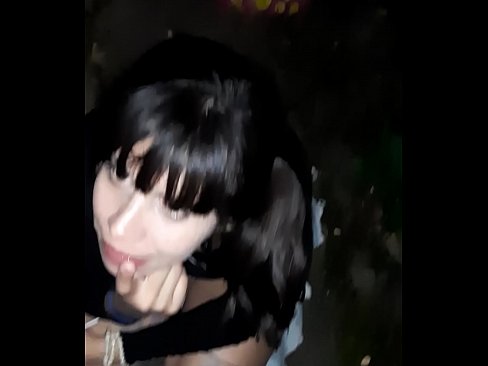 ❤️ Гудамжинд чихэр авахын тулд бэлэг эрхтэн хавдсан ❤️ Секс видео манайд ❤